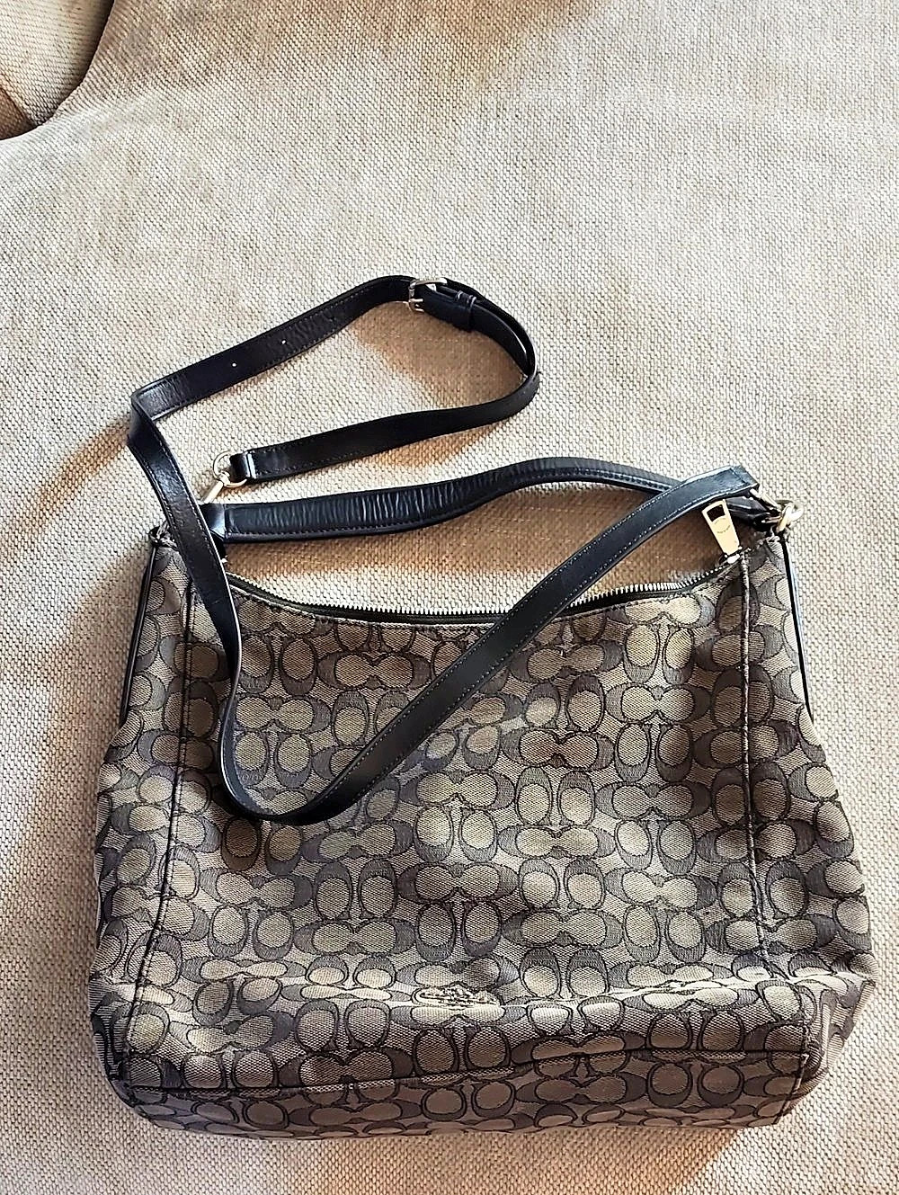 Coach Signature Shoulder Bag in Brown & Black